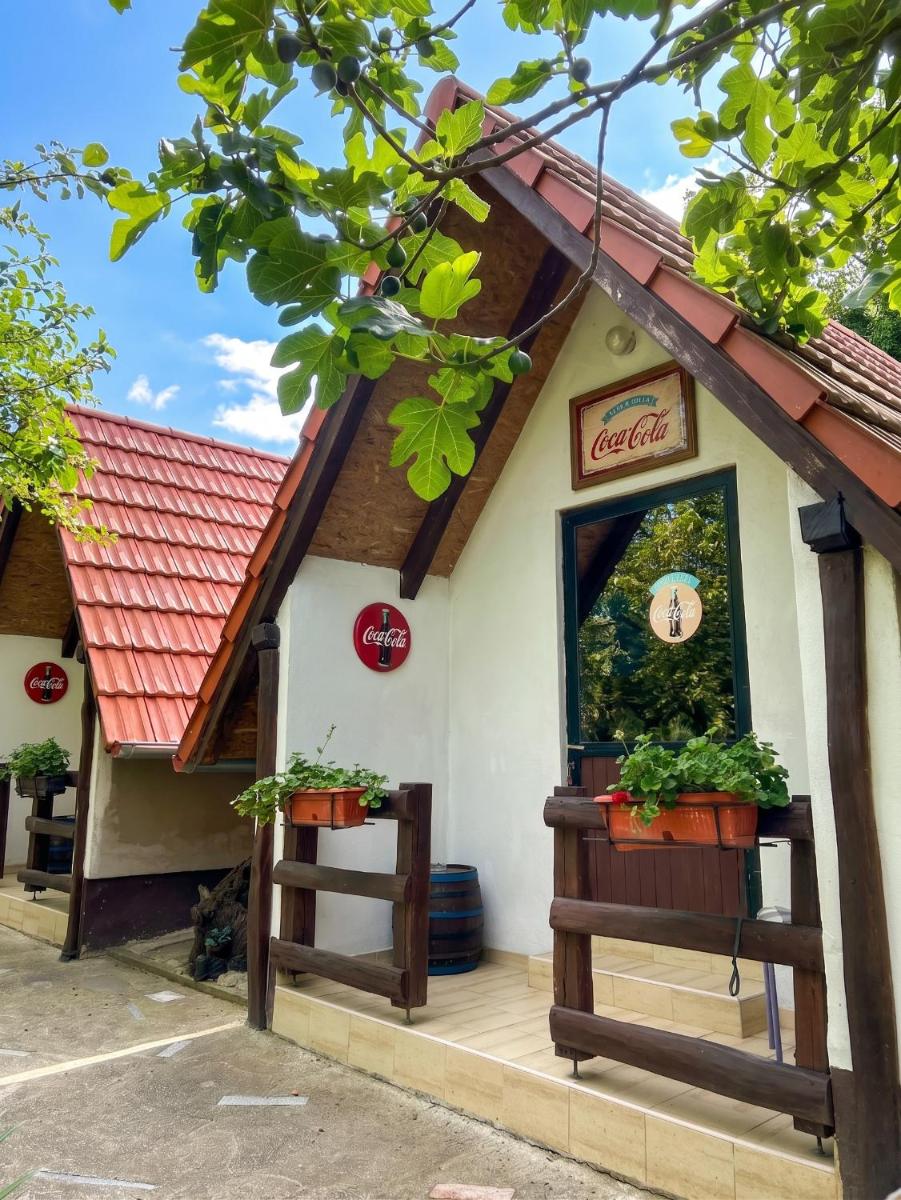 Comfortable Bungalow in Kutina with Private Garden - Housity