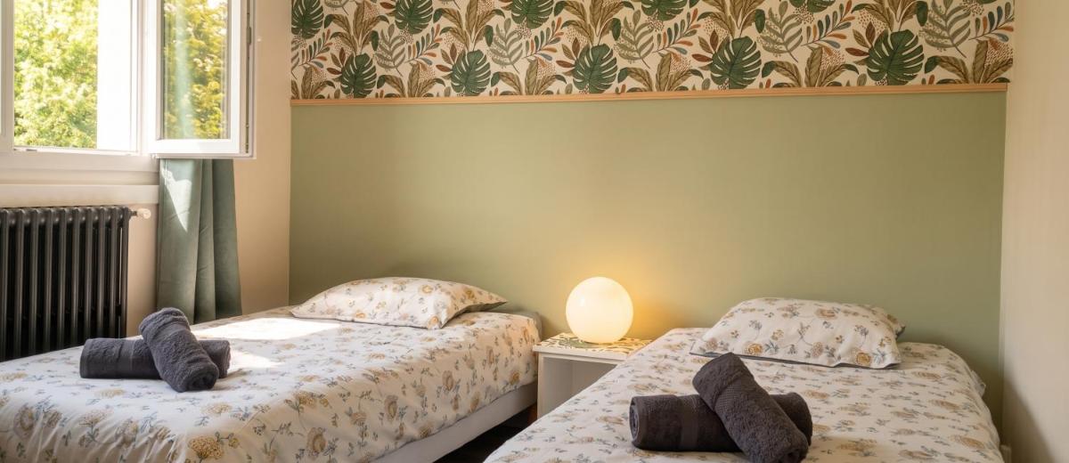 Maison Cosy avec Terrasse à Vallenay - Housity