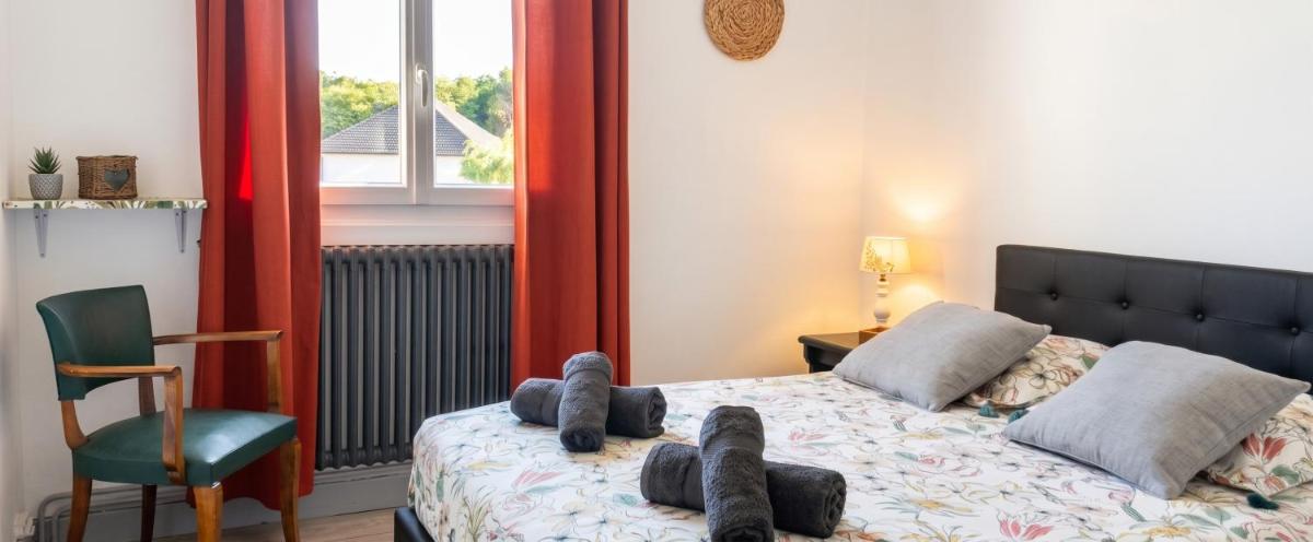 Maison Cosy avec Terrasse à Vallenay - Housity