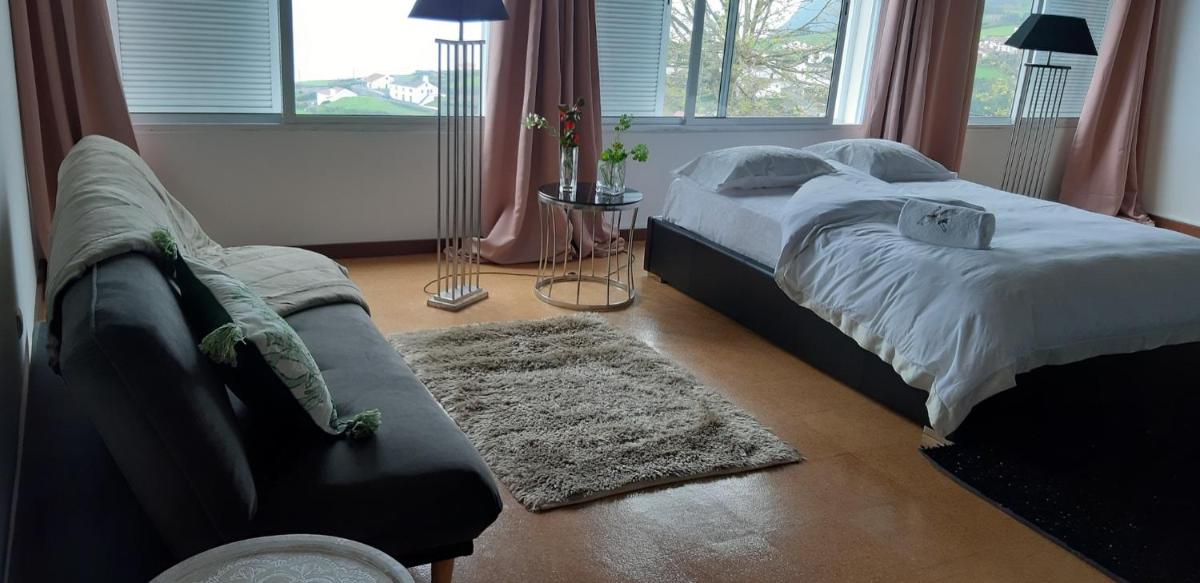 Azores Sunrisehouse - Housity
