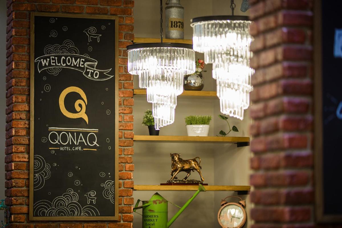 QonaQ hotel - Housity