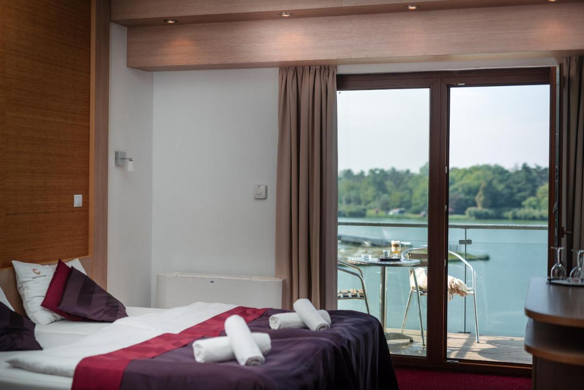 Hotel Corvus Aqua - Housity
