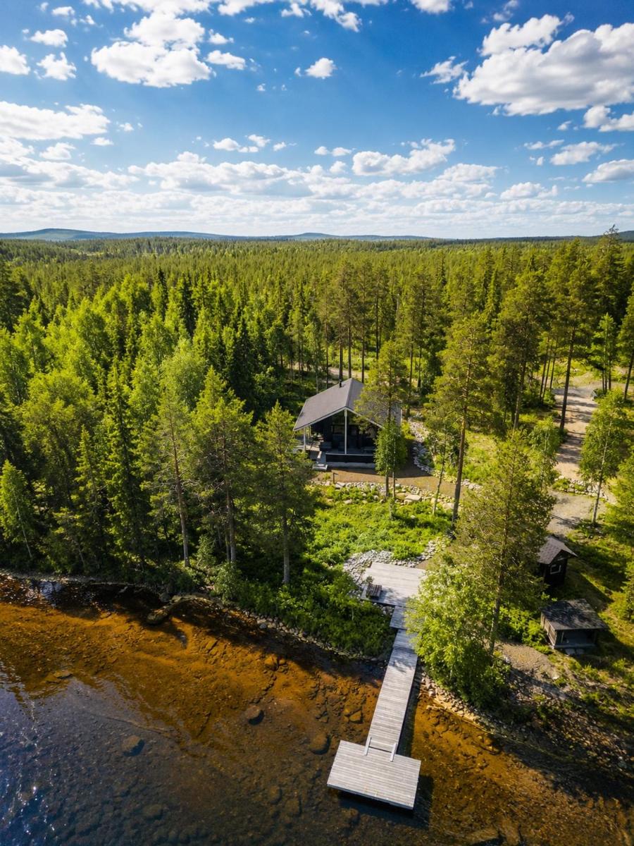 Norvamaja with a lake view, sauna and jacuzzi - Housity