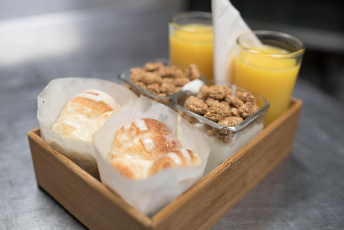 Inn On The Cliff - Housity