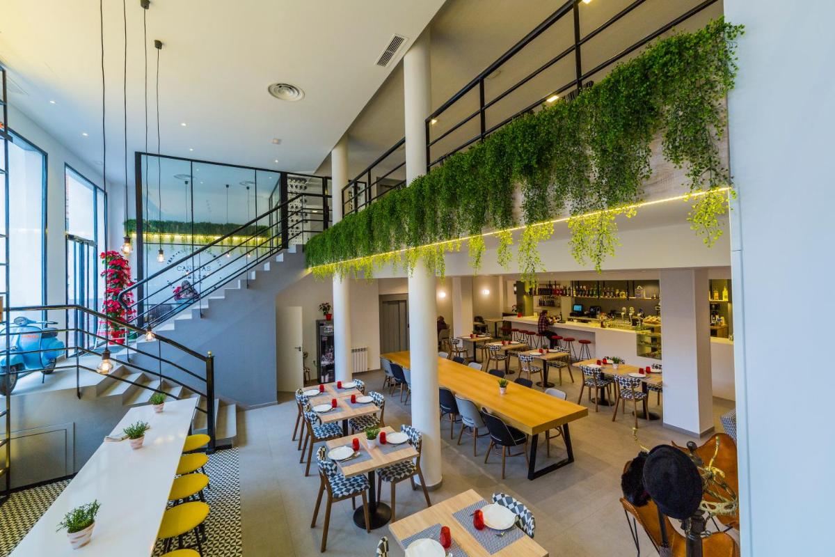 Hospedium Hotel Cañitas Maite Gastronómico - Housity