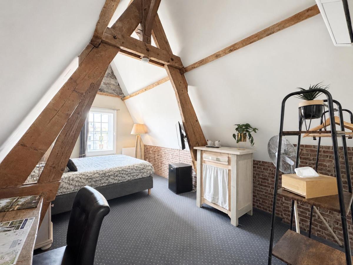 La cour des grands - Housity
