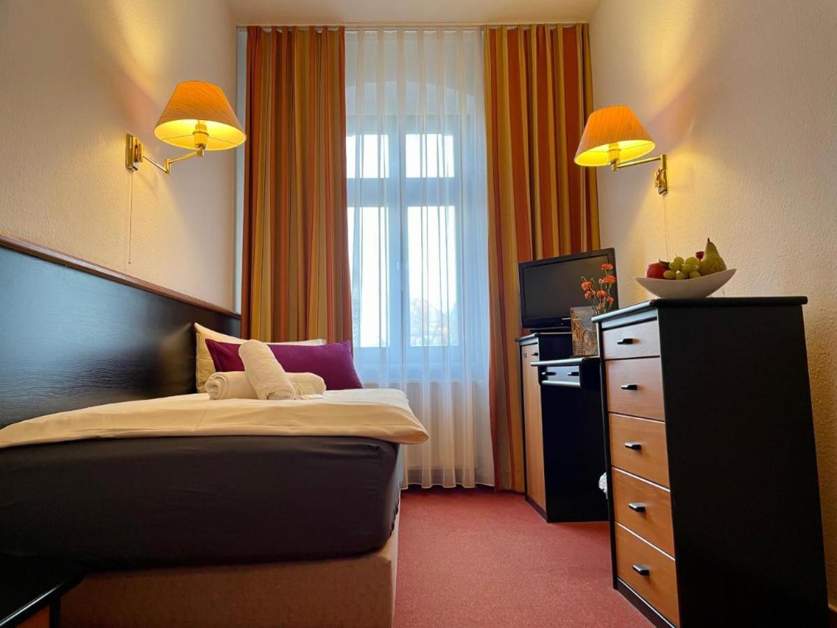 Hotel an der Rennbahn Kostenloses Parken - Housity