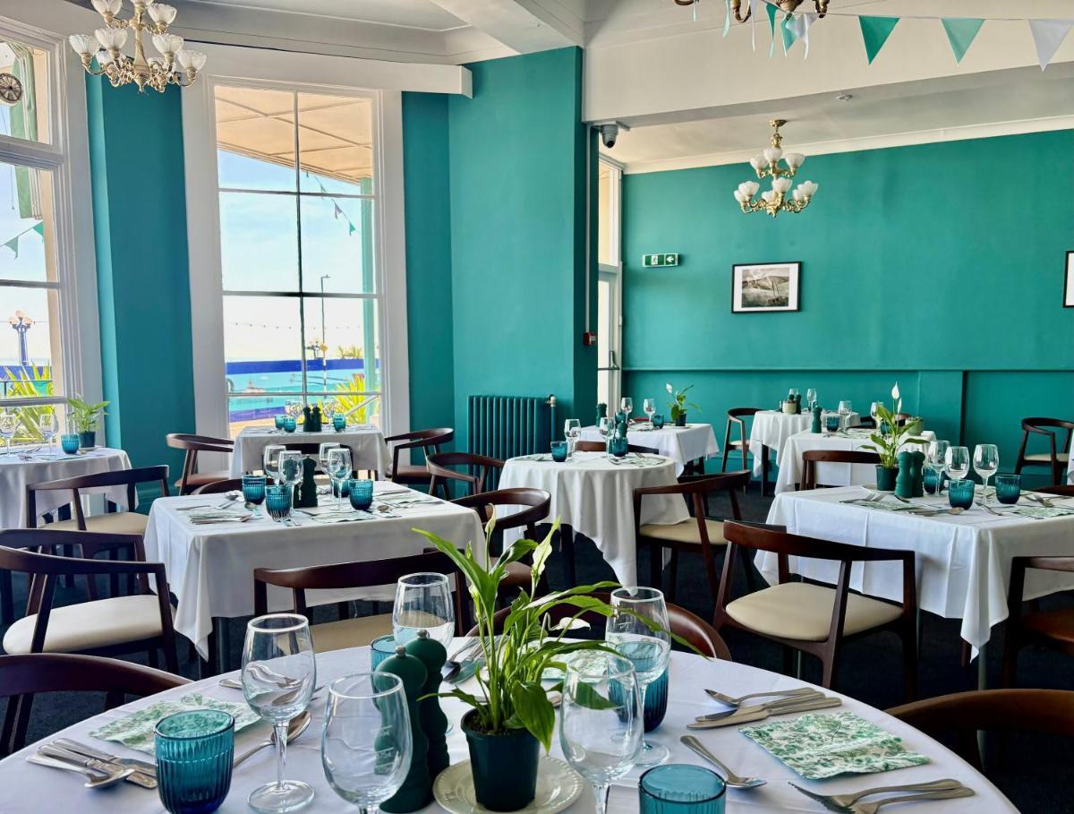 The Cumberland Hotel - Housity