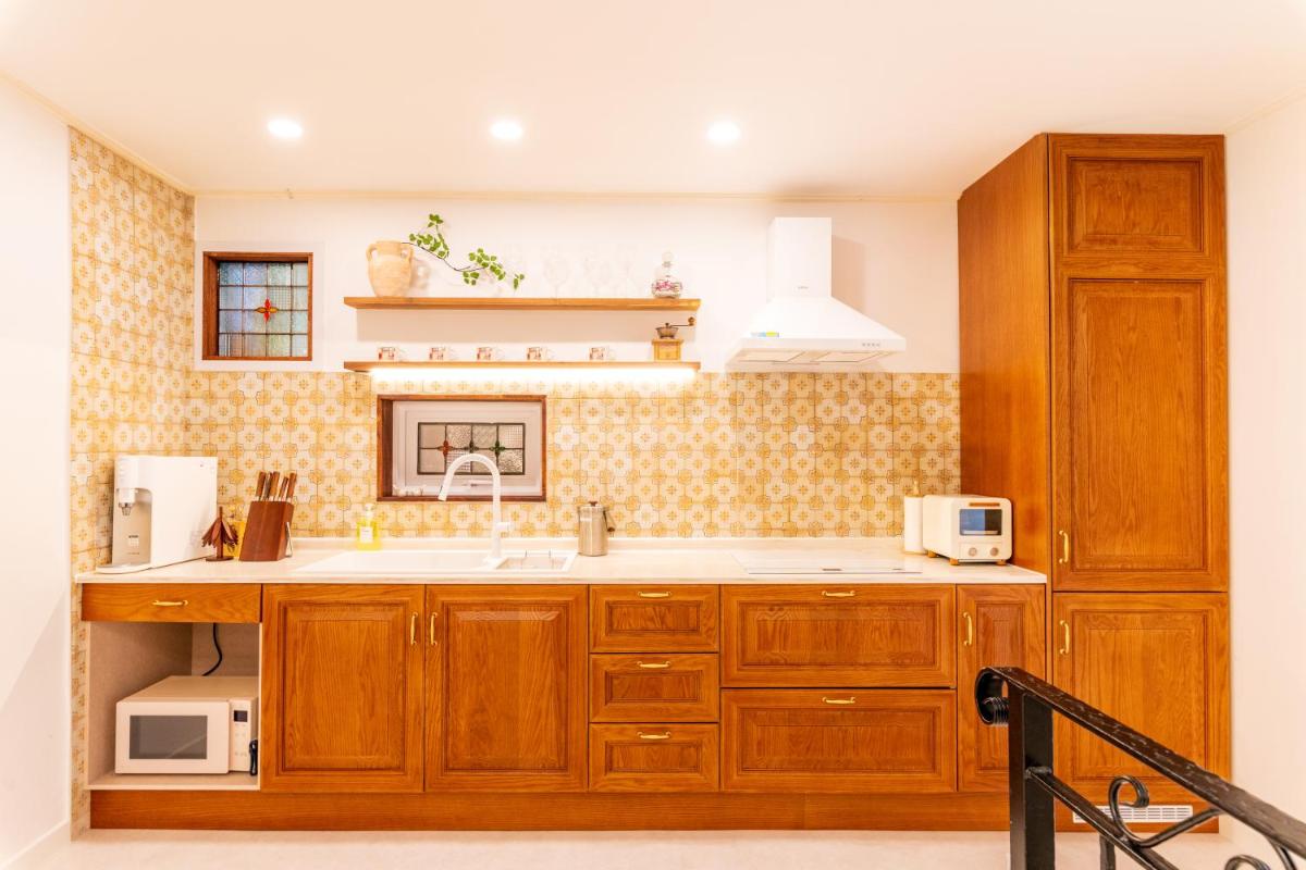 Haiyan Hill House - Private Seoul Stay with Courtyard - Housity