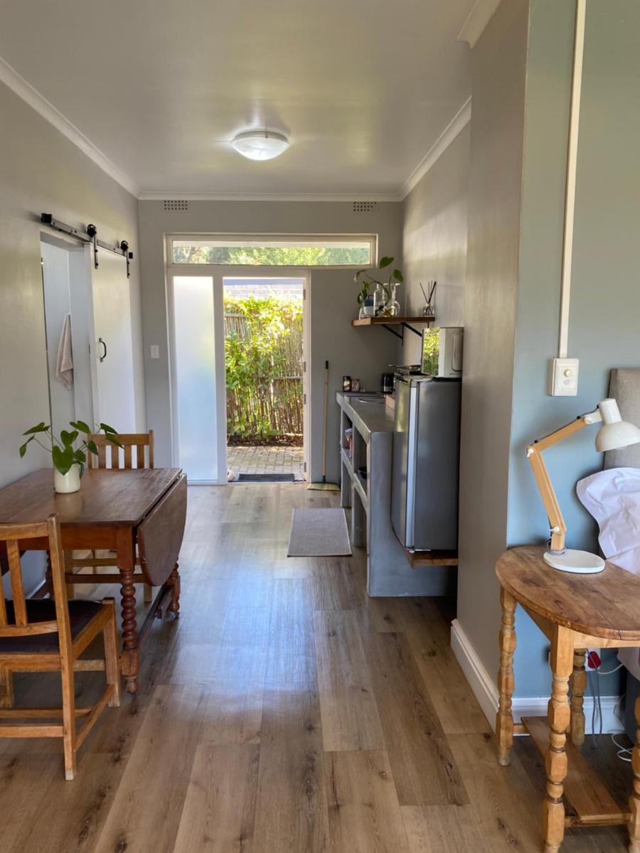Kortrijk Paarl Self Catering - Housity