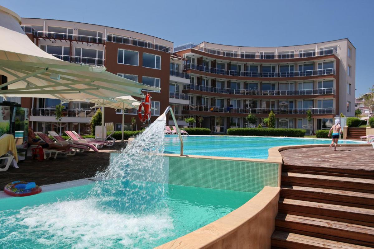 Apartments in Sunny Island Complex - Housity