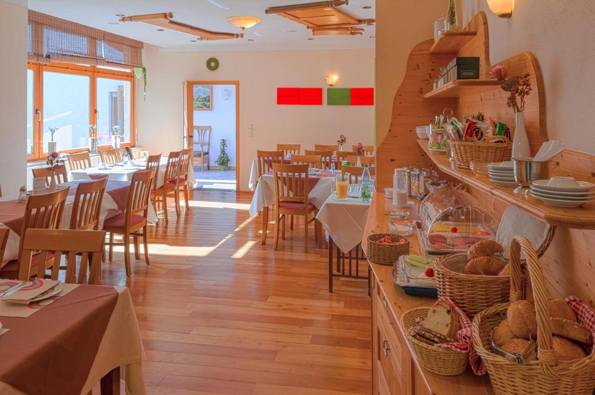 Hotel Bett & Frühstück - Housity