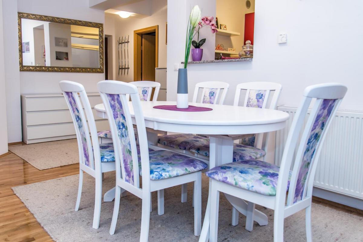 Apartment Flores - Housity