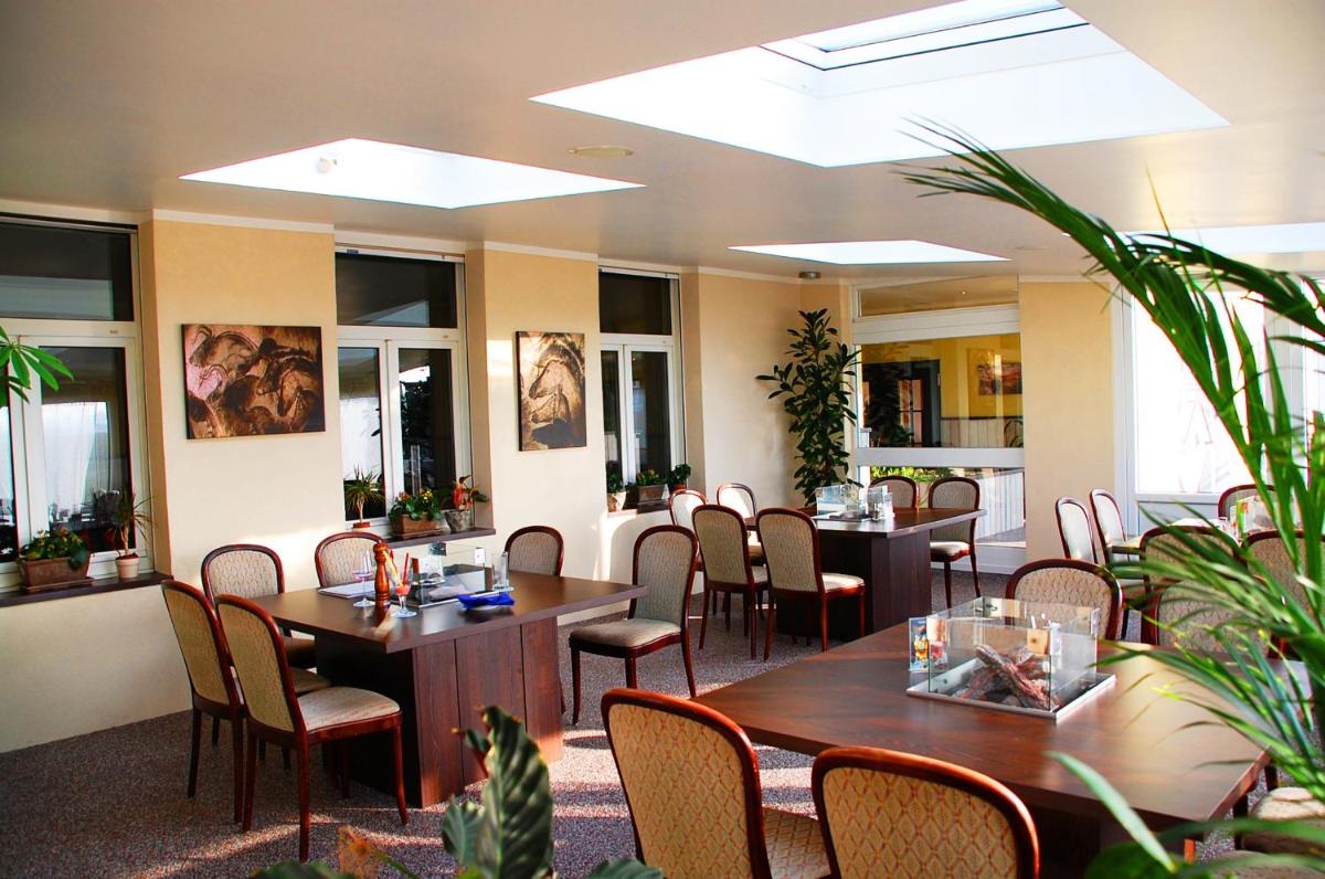 Hotel Ziegenkrug Rostock - Housity