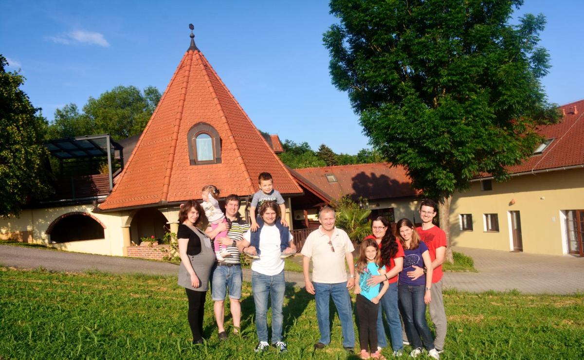 Turistična Kmetija Čebelji Gradič - Housity