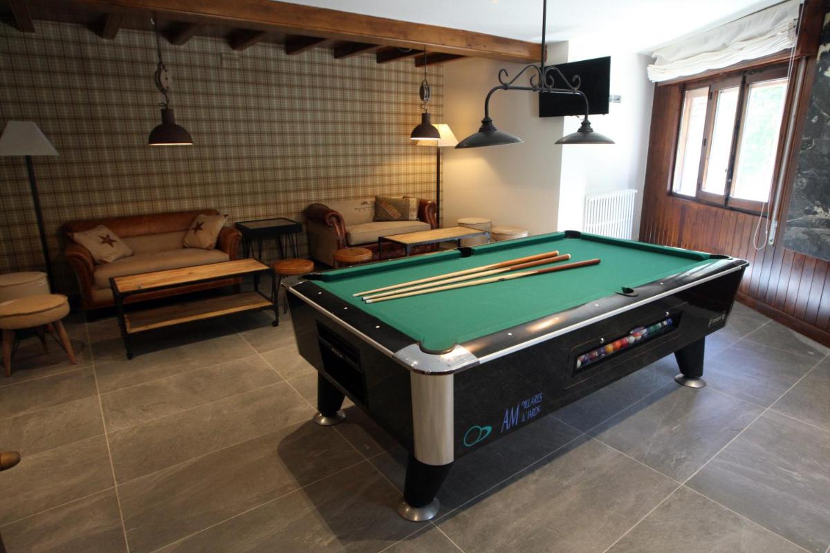 Mesa de billar en Hotel & Spa Real Villa Anayet