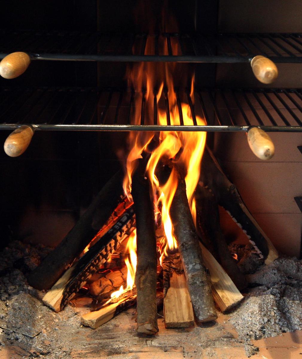 Barbacoa disponible para clientes en el hotel