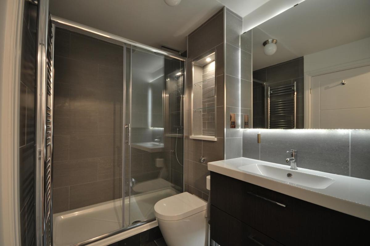 The Garden Apartment, Near Airport & City - Housity