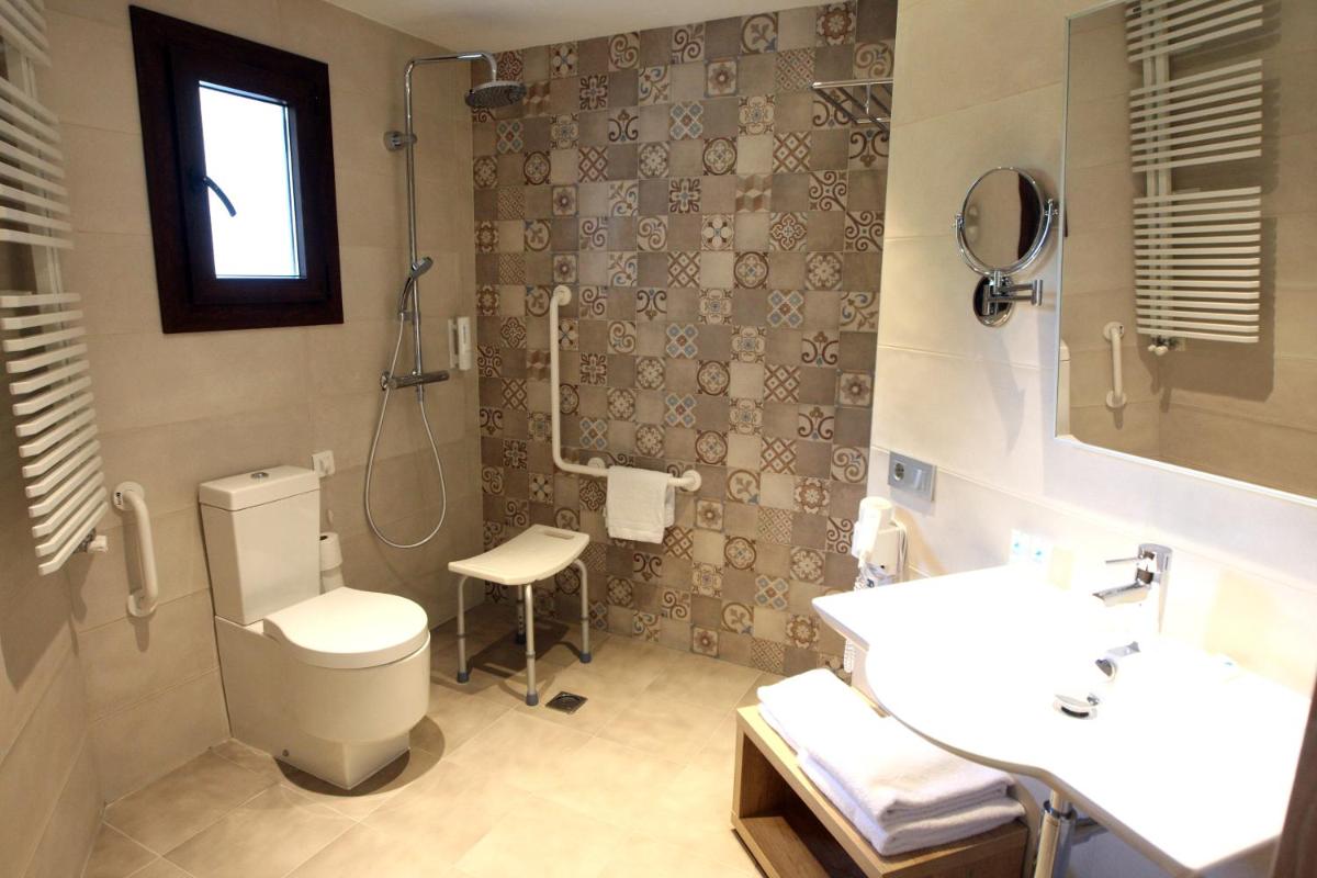 Un baño de Hotel & Spa Real Villa Anayet