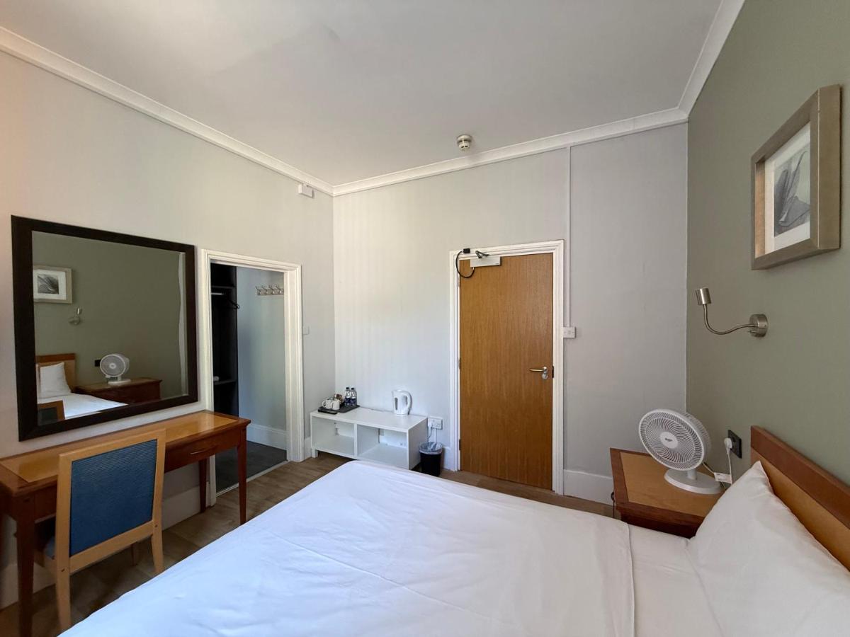The Elder Grove Epsom - Housity