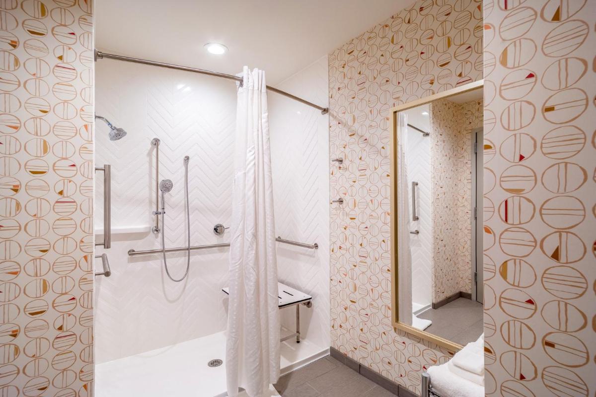 Holiday Inn - Columbia - Downtown, an IHG Hotel - Housity