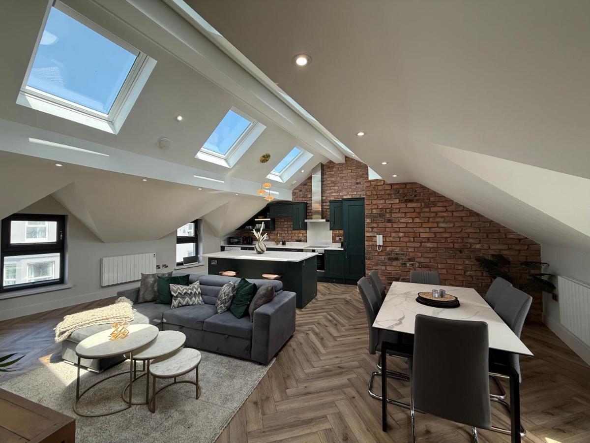 37 West Portrush Luxury Penthouse - Housity