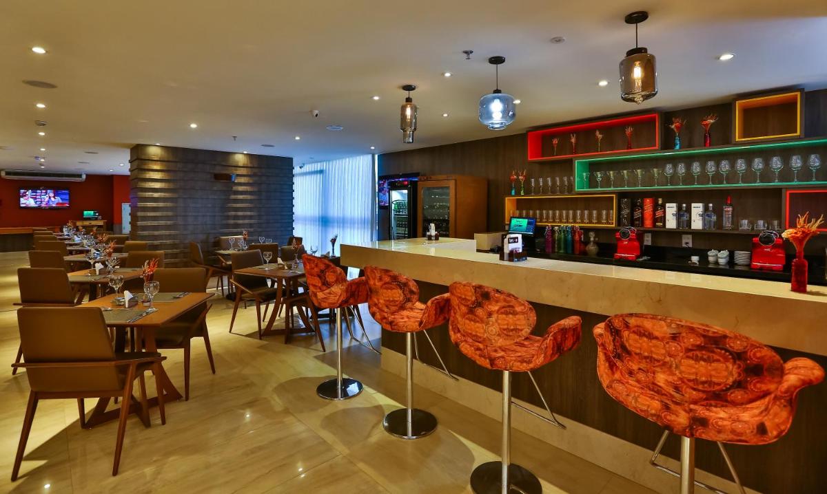 Quality Hotel Flamboyant - Housity