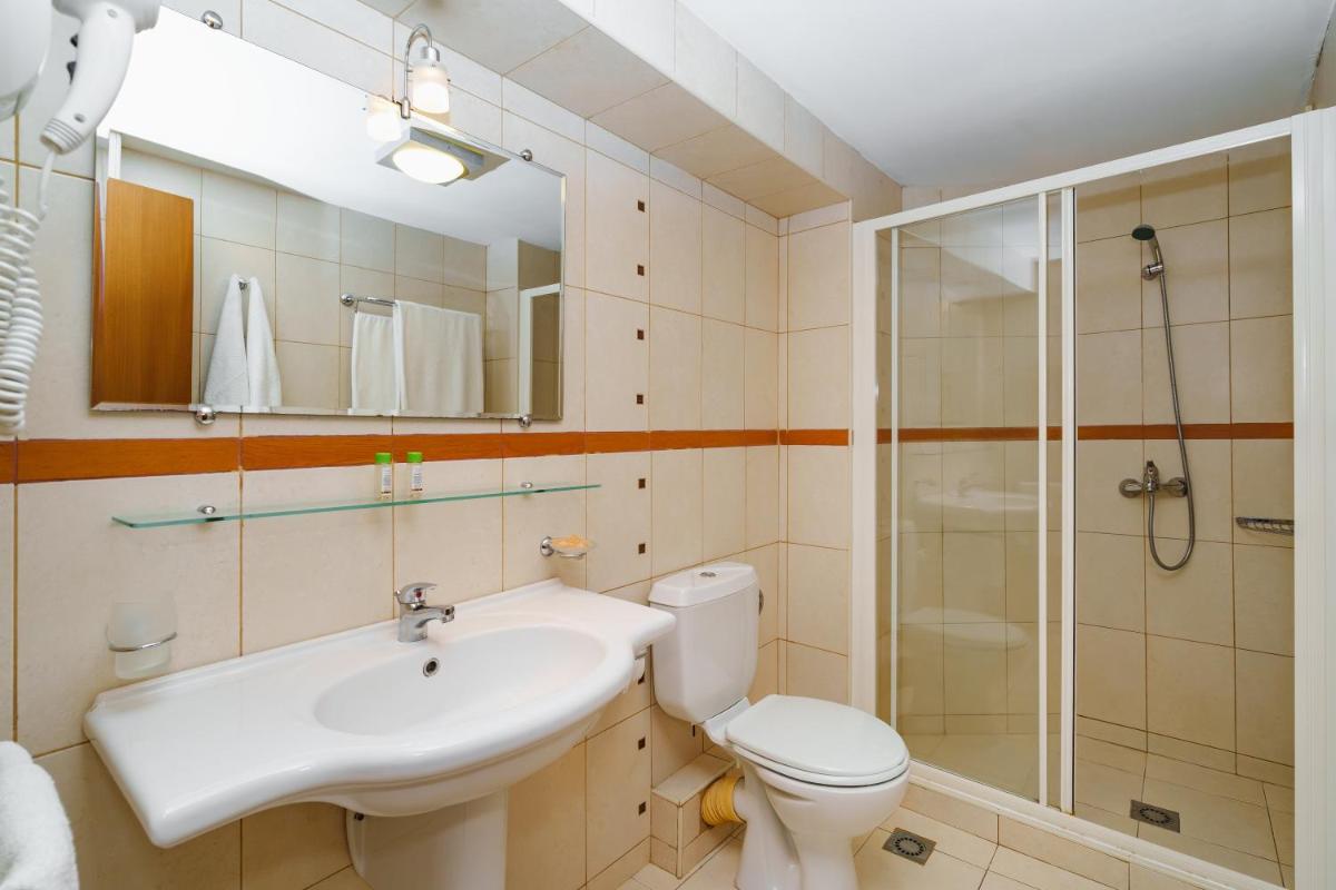 Hotel Fenix - Housity