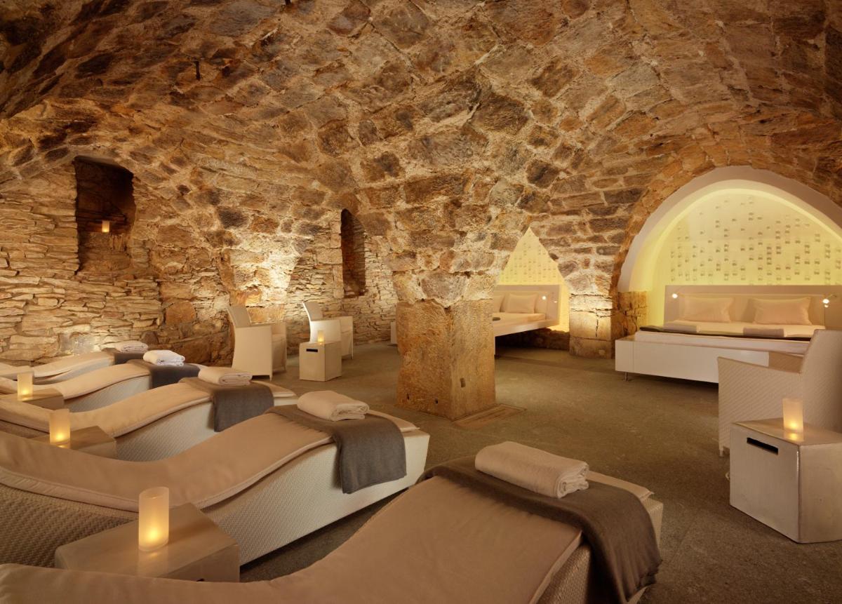 Ein Sitzbereich in der Unterkunft HYPERION Hotel Dresden Am Schloss Ein Sitzbereich in der Unterkunft HYPERION Hotel Dresden Am Schloss