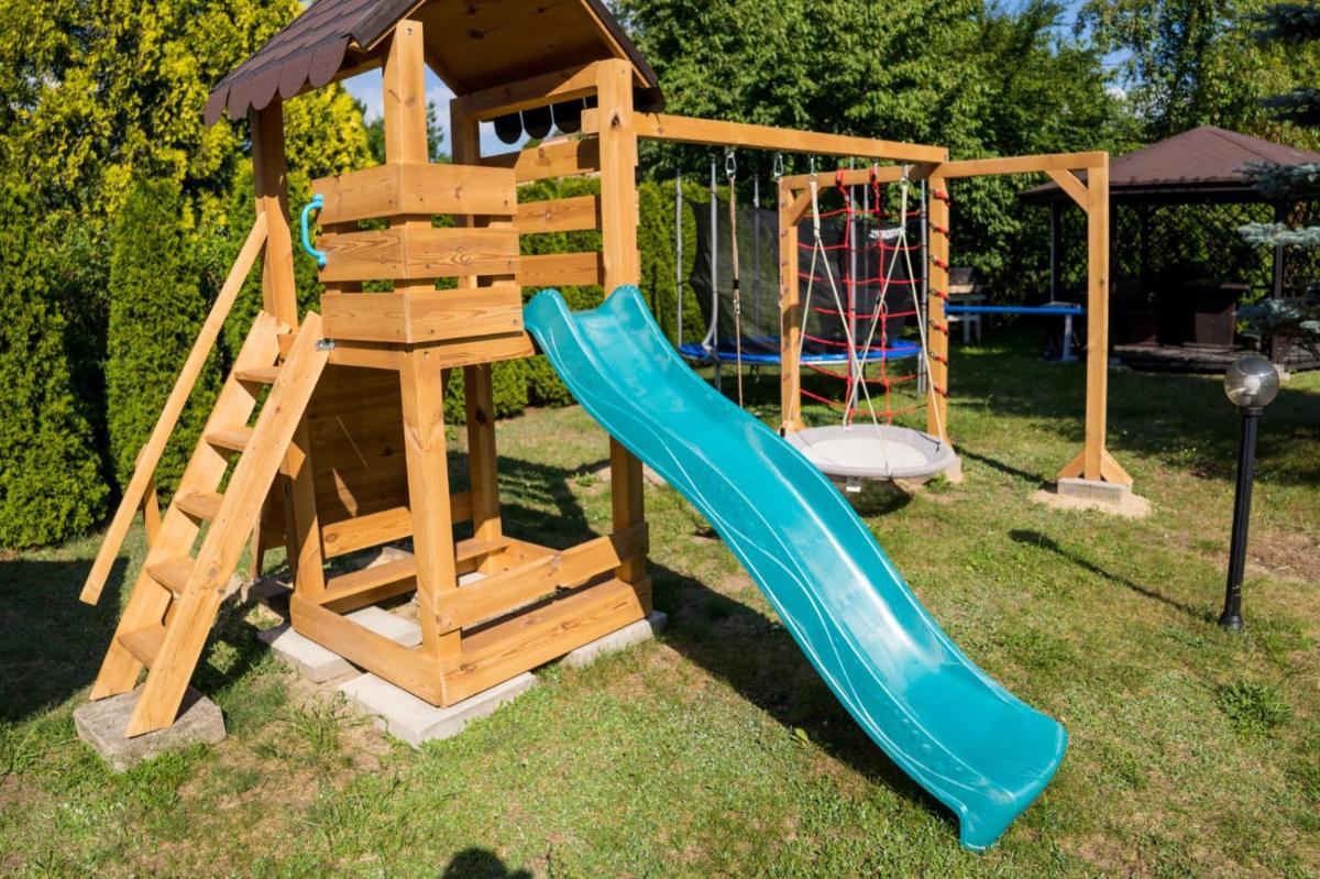 Apartamenty i pokoje „Pod Świerkami” - Housity