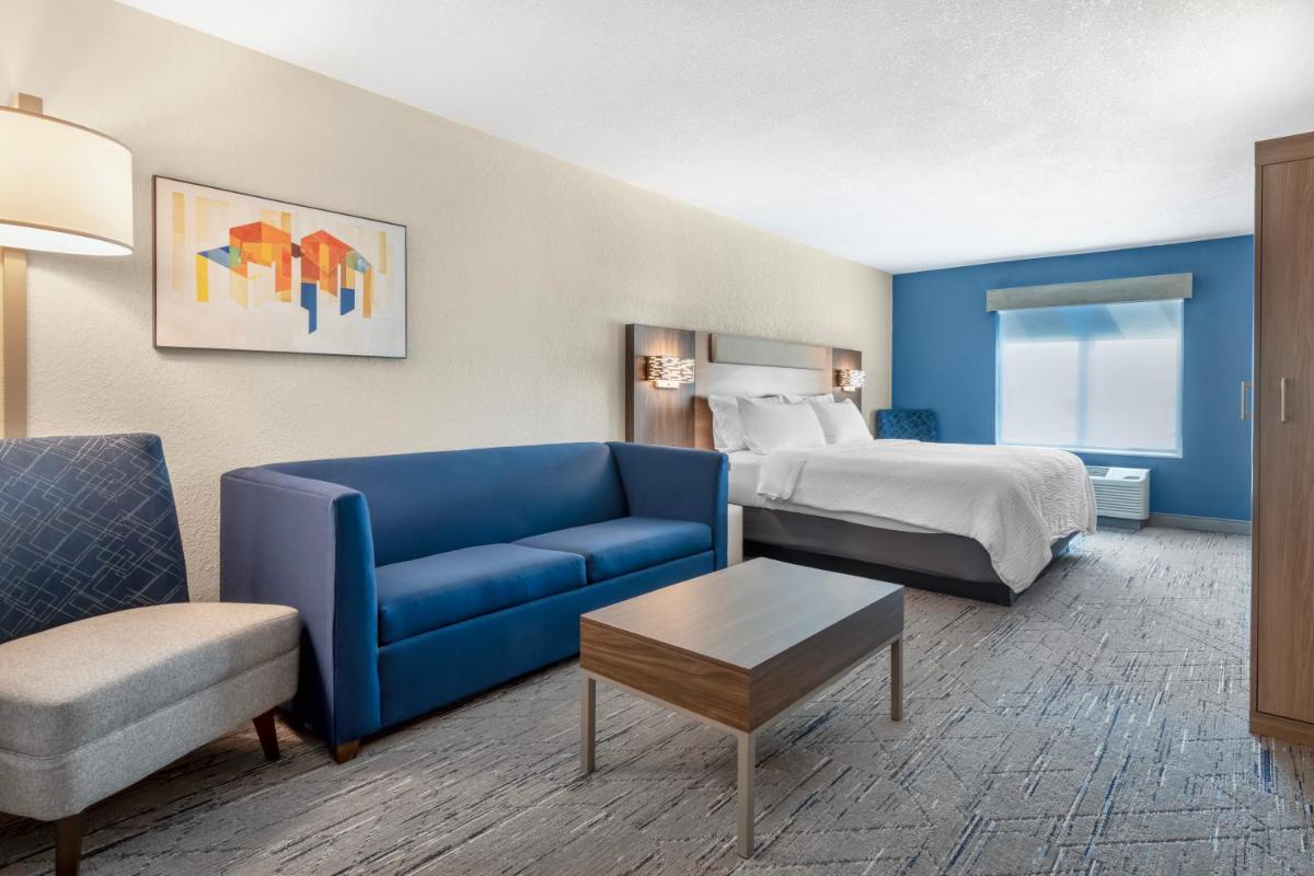Holiday Inn Express & Suites Northwood by IHG - Housity