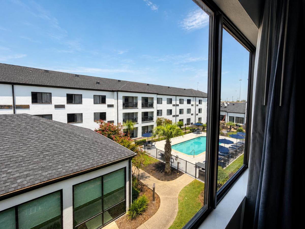 Courtyard by Marriott Houston Hobby Airport - Housity