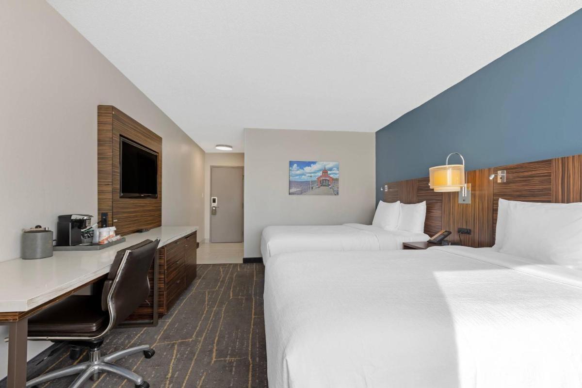 The Lux Hotel & Conference Center, an Ascend Collection Hotel - Housity
