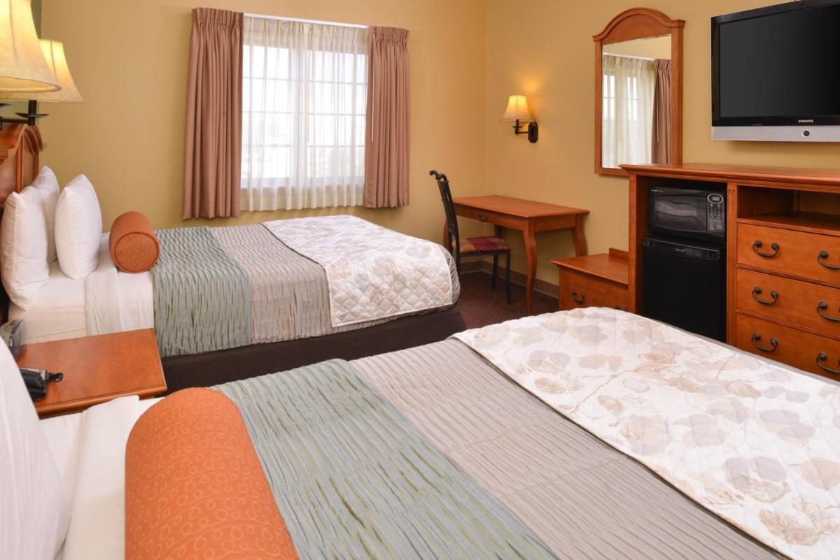 Country Hearth Inn & Suites Edwardsville - Housity