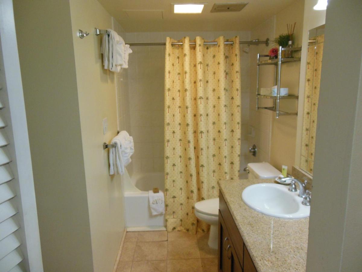 THE ALI'I SUITE at WAIKIKI BANYAN - Housity