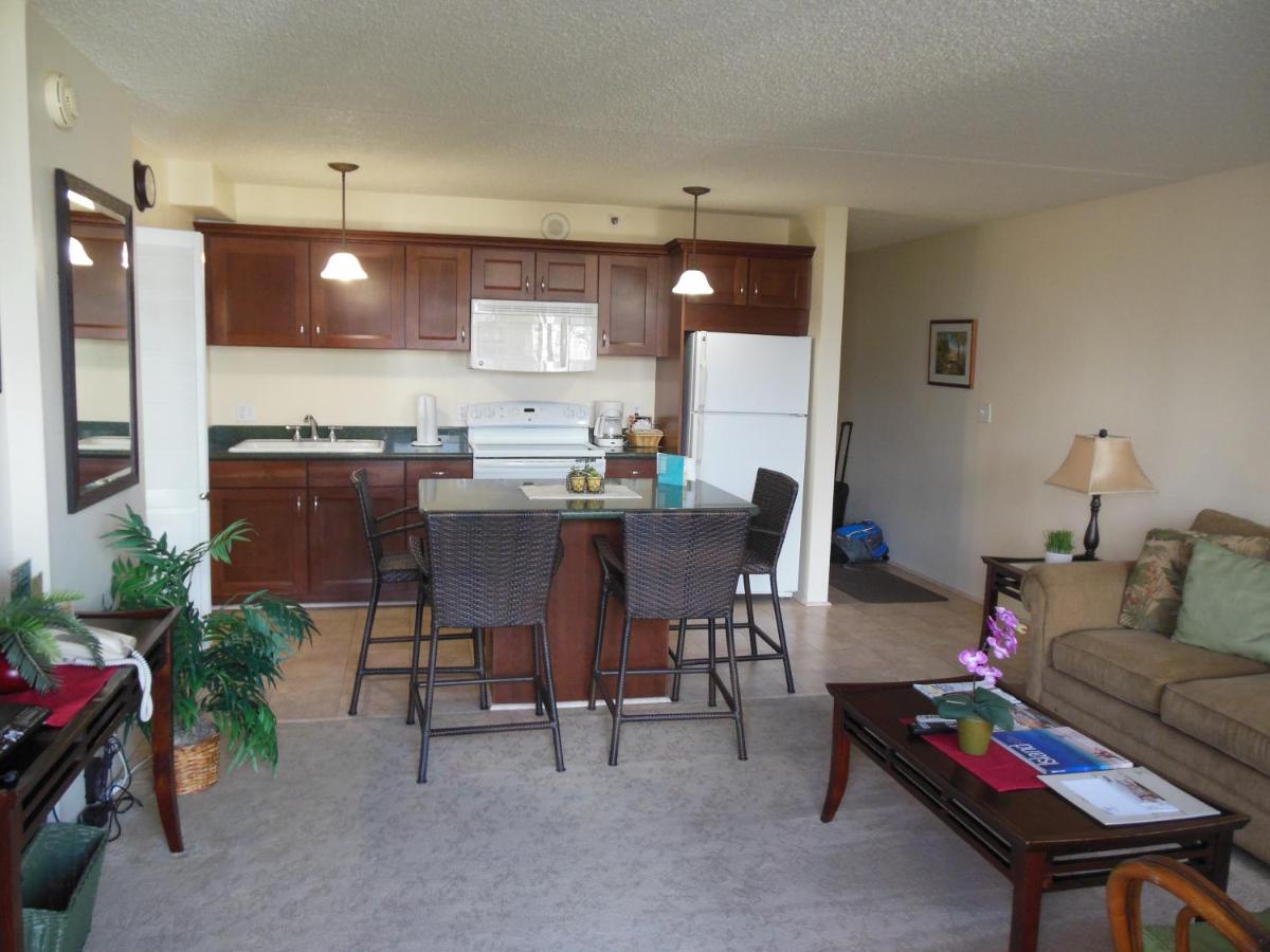 THE ALI'I SUITE at WAIKIKI BANYAN - Housity