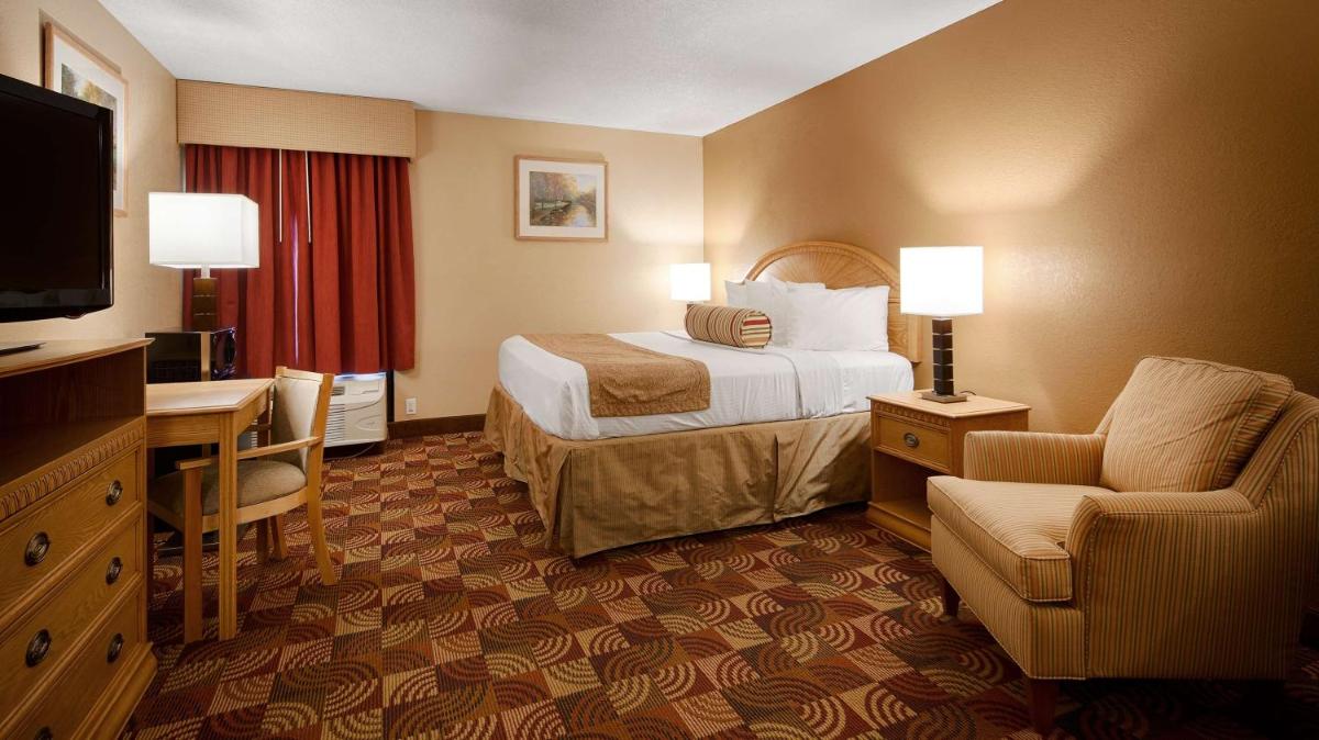 Best Western Martinsville Inn - Housity