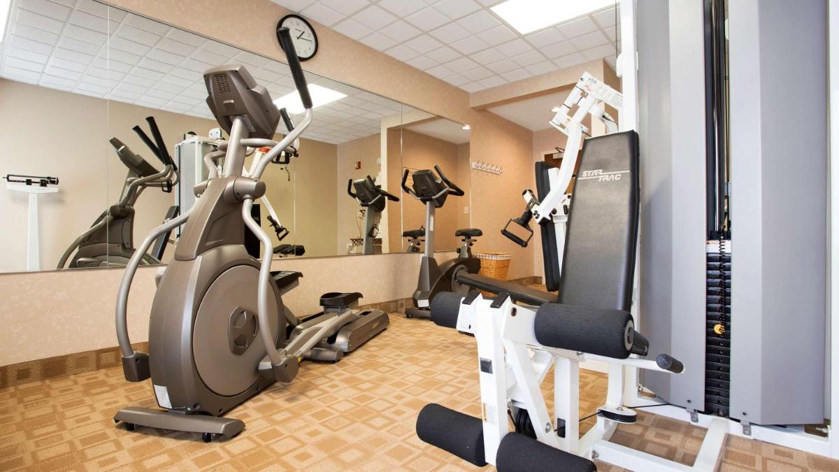 Best Western Plus Edison Inn - Housity