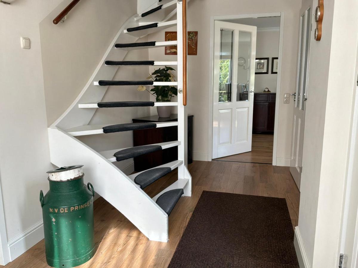Gorinchem, spacious house, terrace at the water - Housity