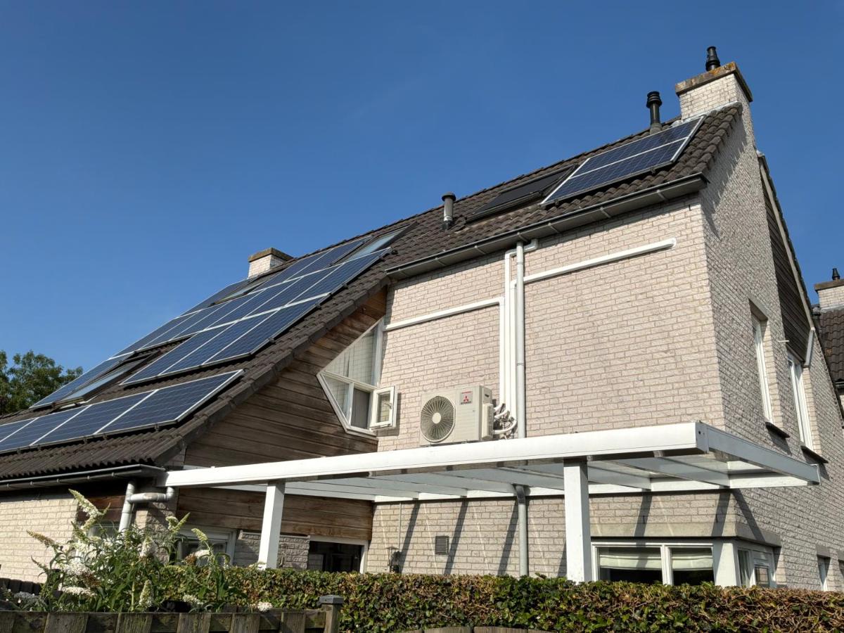 Gorinchem, spacious house, terrace at the water - Housity