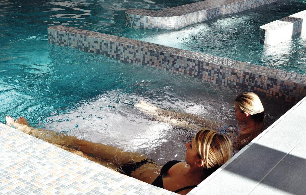 Piscine de l'établissement Résidence Odalys Mendi Alde ou située à proximité