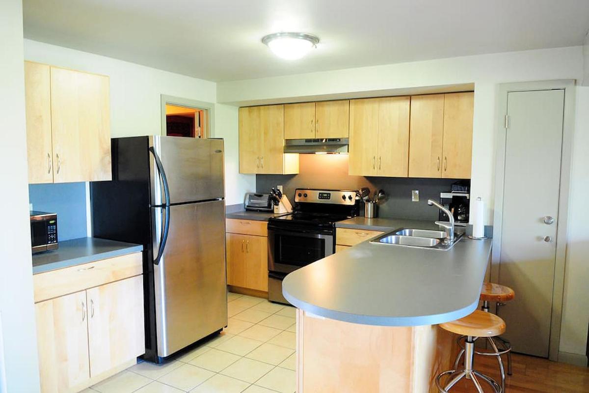 Barton Hills Condominiums - Housity