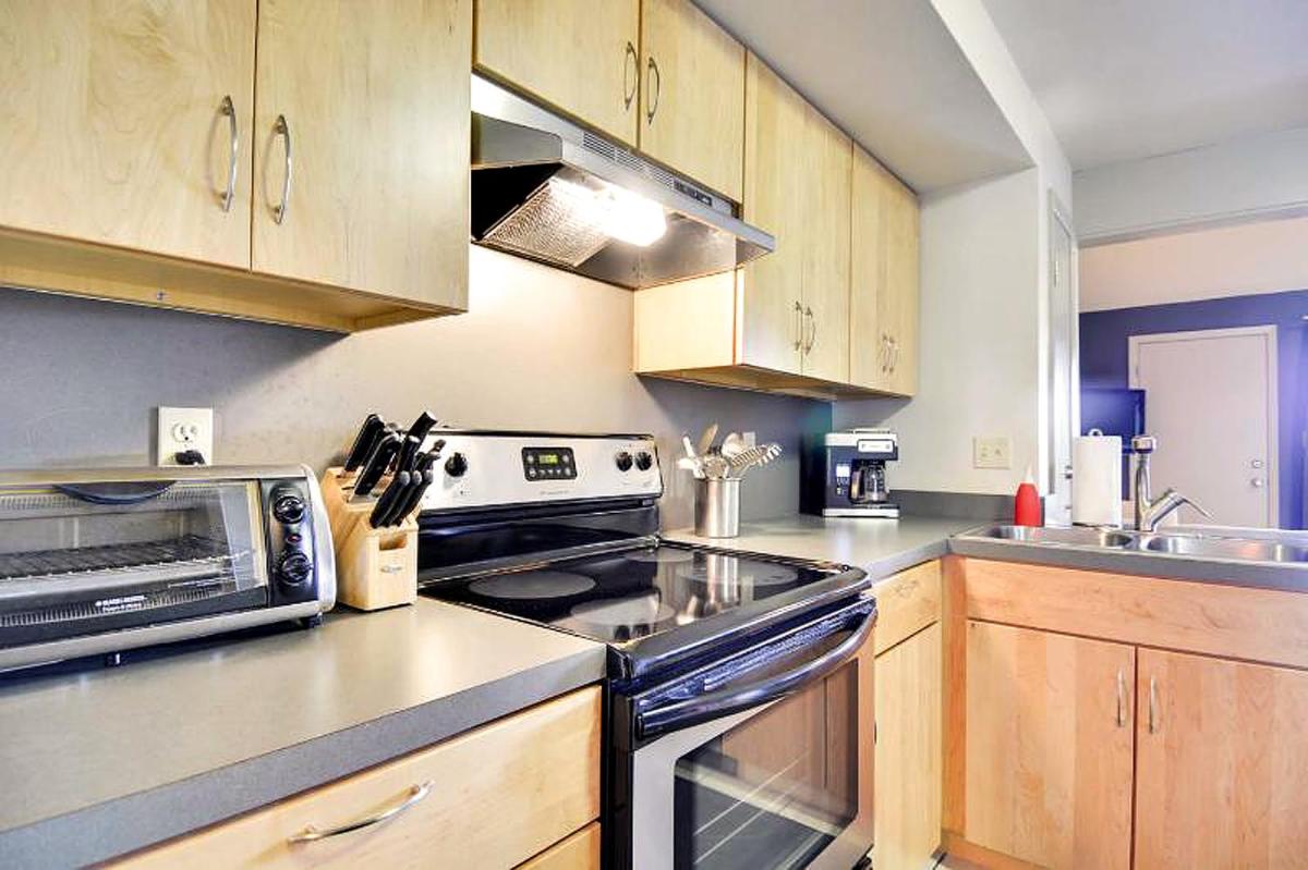 Barton Hills Condominiums - Housity