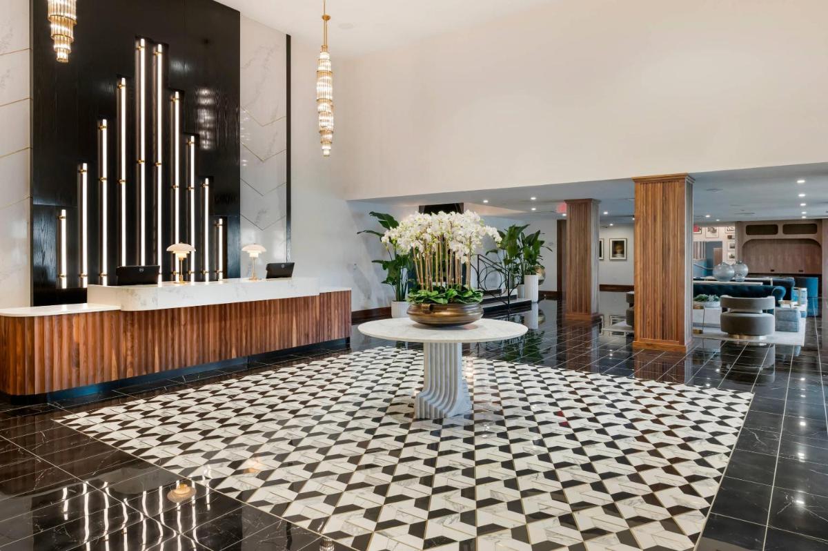 Cambria Hotel Detroit Downtown - Housity