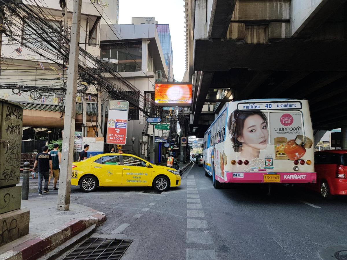 14 Place Sukhumvit Suites - Housity