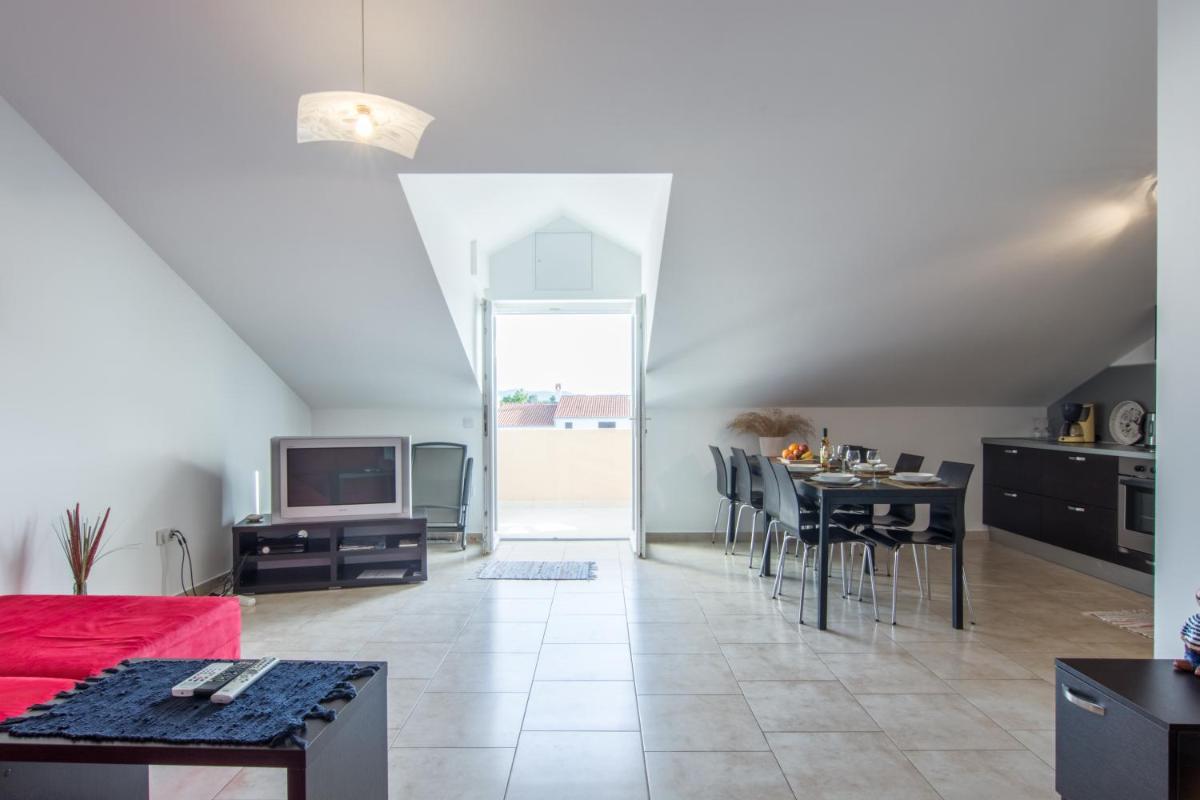 Apartments Domuzin - Housity