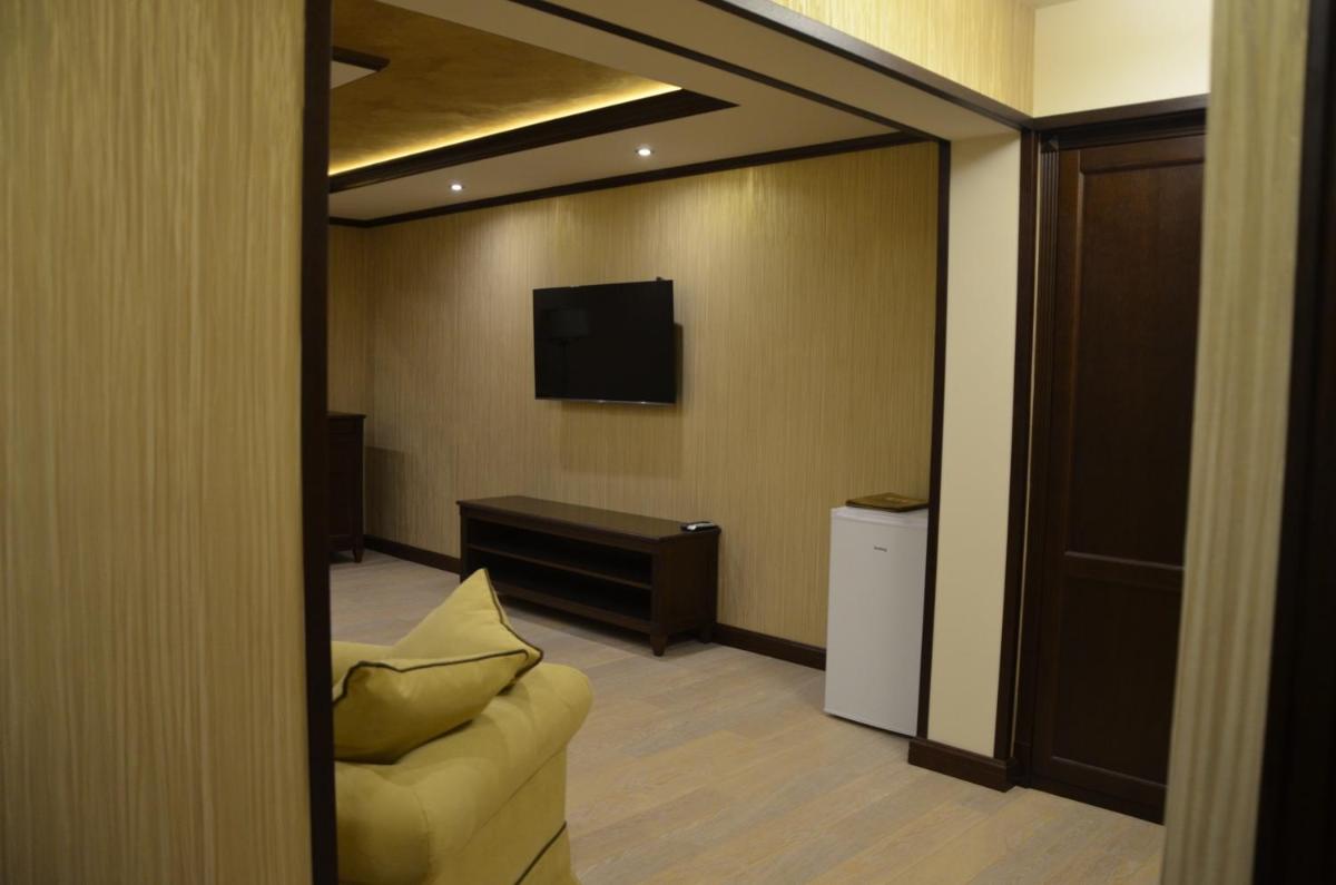 Chumatskiy Shlyah - Housity