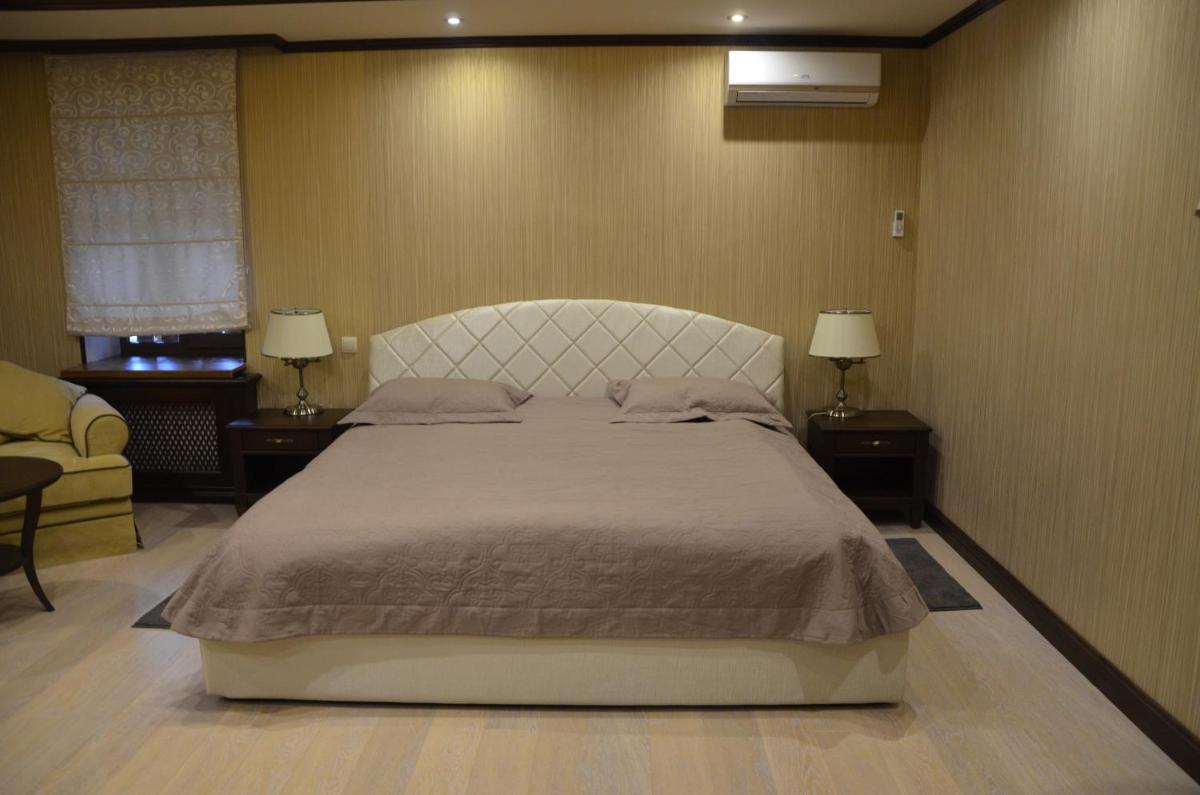 Chumatskiy Shlyah - Housity