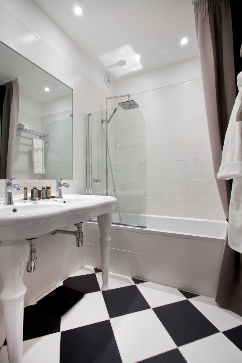 Salle de bains dans l'établissement Le Vallon de Valrugues Hotel Spa & Villas