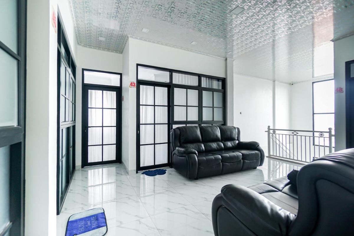 RedDoorz Syariah near Sukabumi City Station 2 - Housity